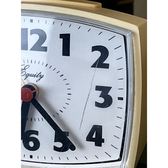 Vintage Equity 33100 Electric Analog Alarm Clock with White Case / Working - Picture 6 of 9